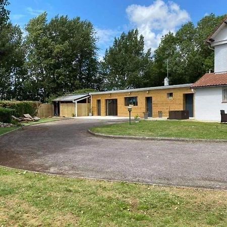 Au Dela Des Remparts Villa Montreuil  Екстериор снимка