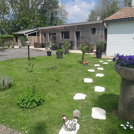 Au Dela Des Remparts Villa Montreuil  Екстериор снимка