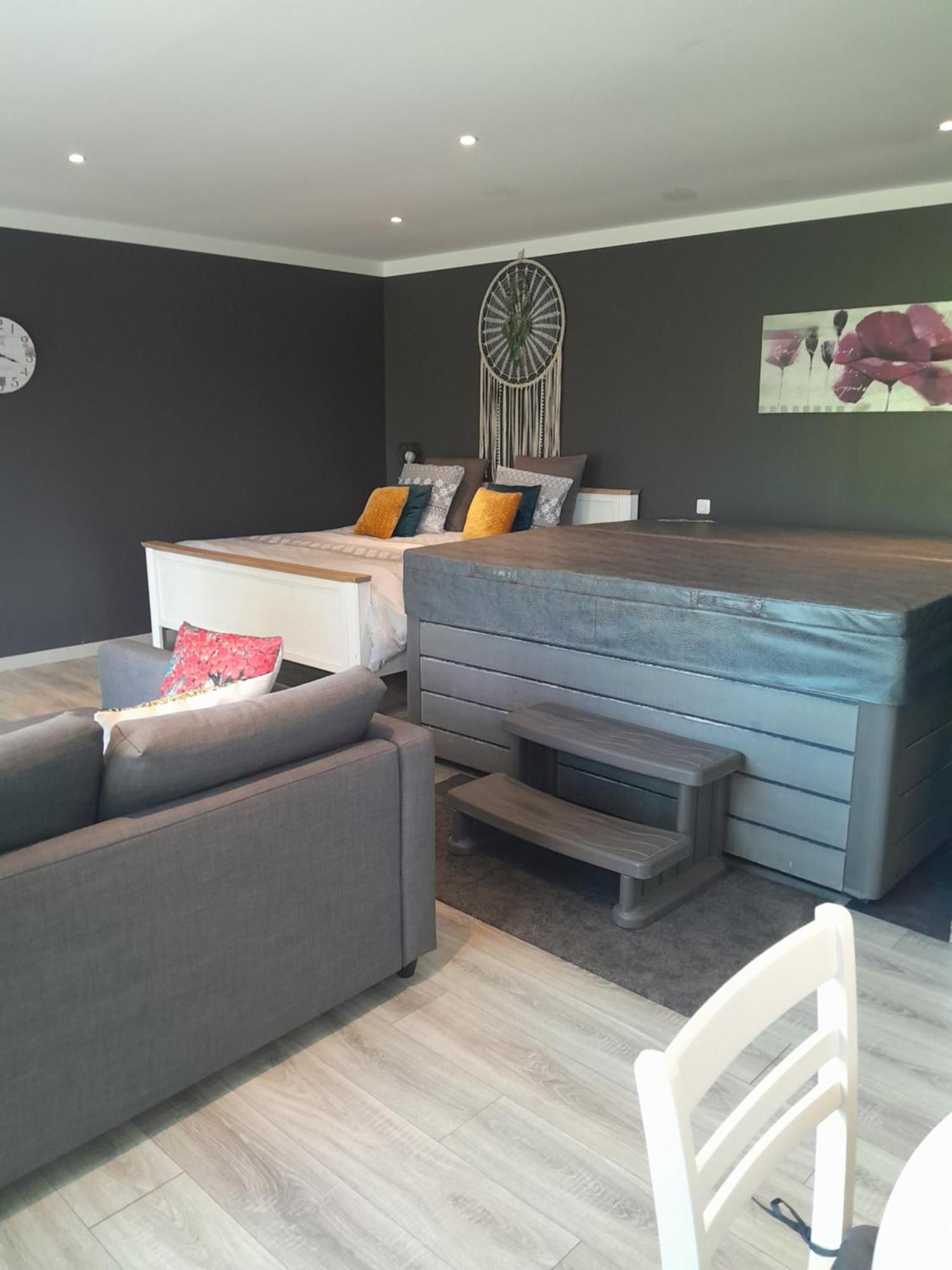 Au Dela Des Remparts Villa Montreuil  Екстериор снимка