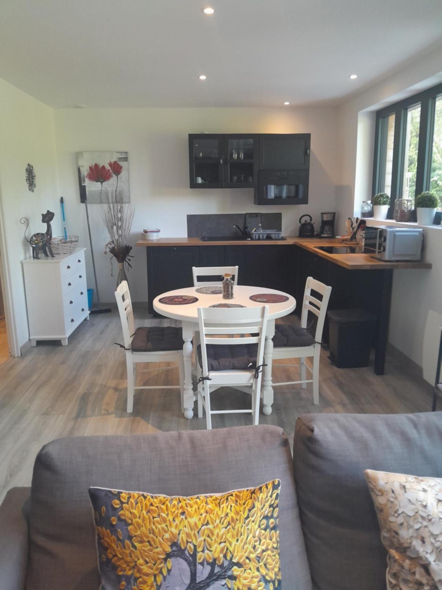 Au Dela Des Remparts Villa Montreuil  Екстериор снимка