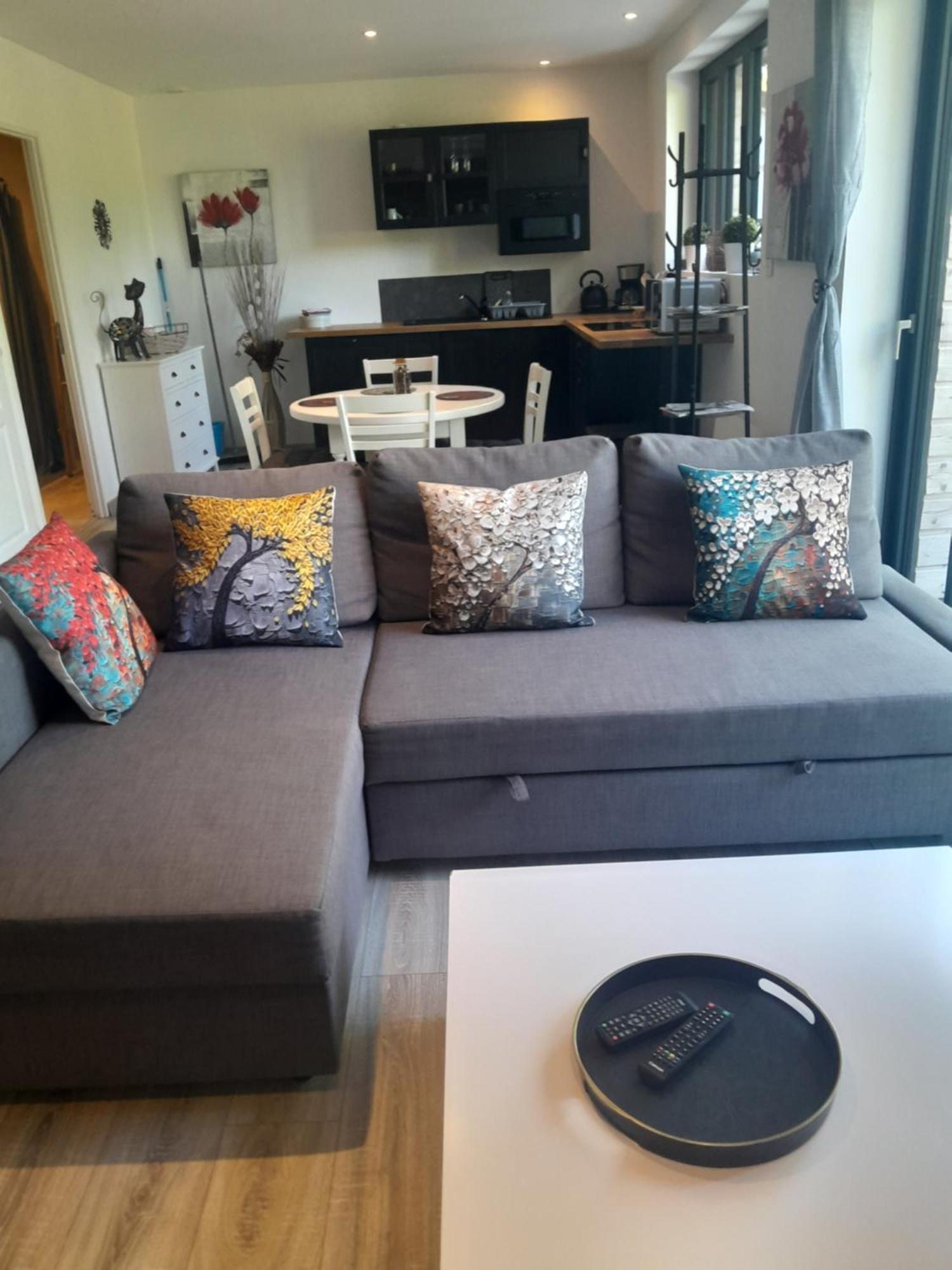 Au Dela Des Remparts Villa Montreuil  Екстериор снимка