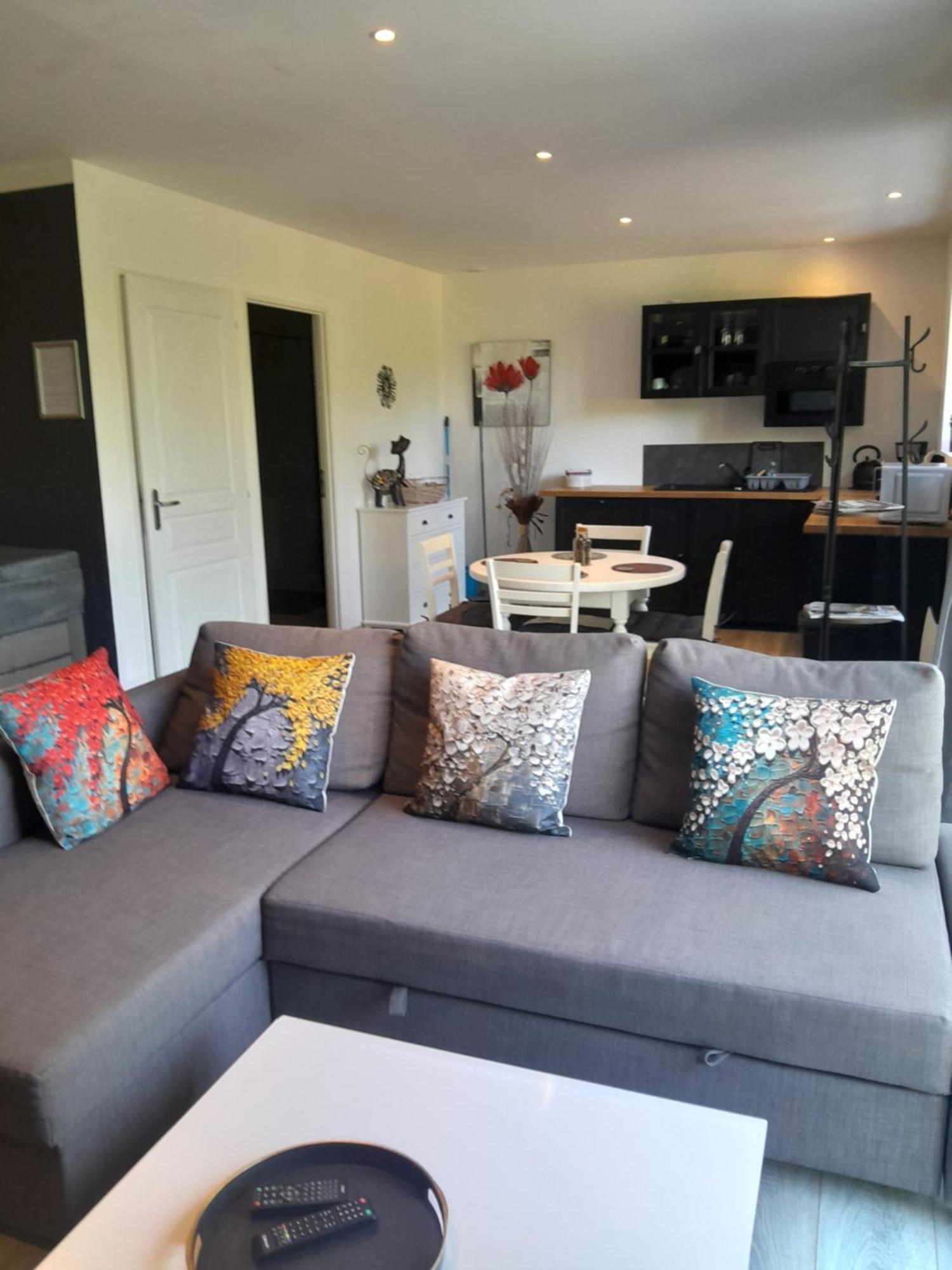 Au Dela Des Remparts Villa Montreuil  Екстериор снимка