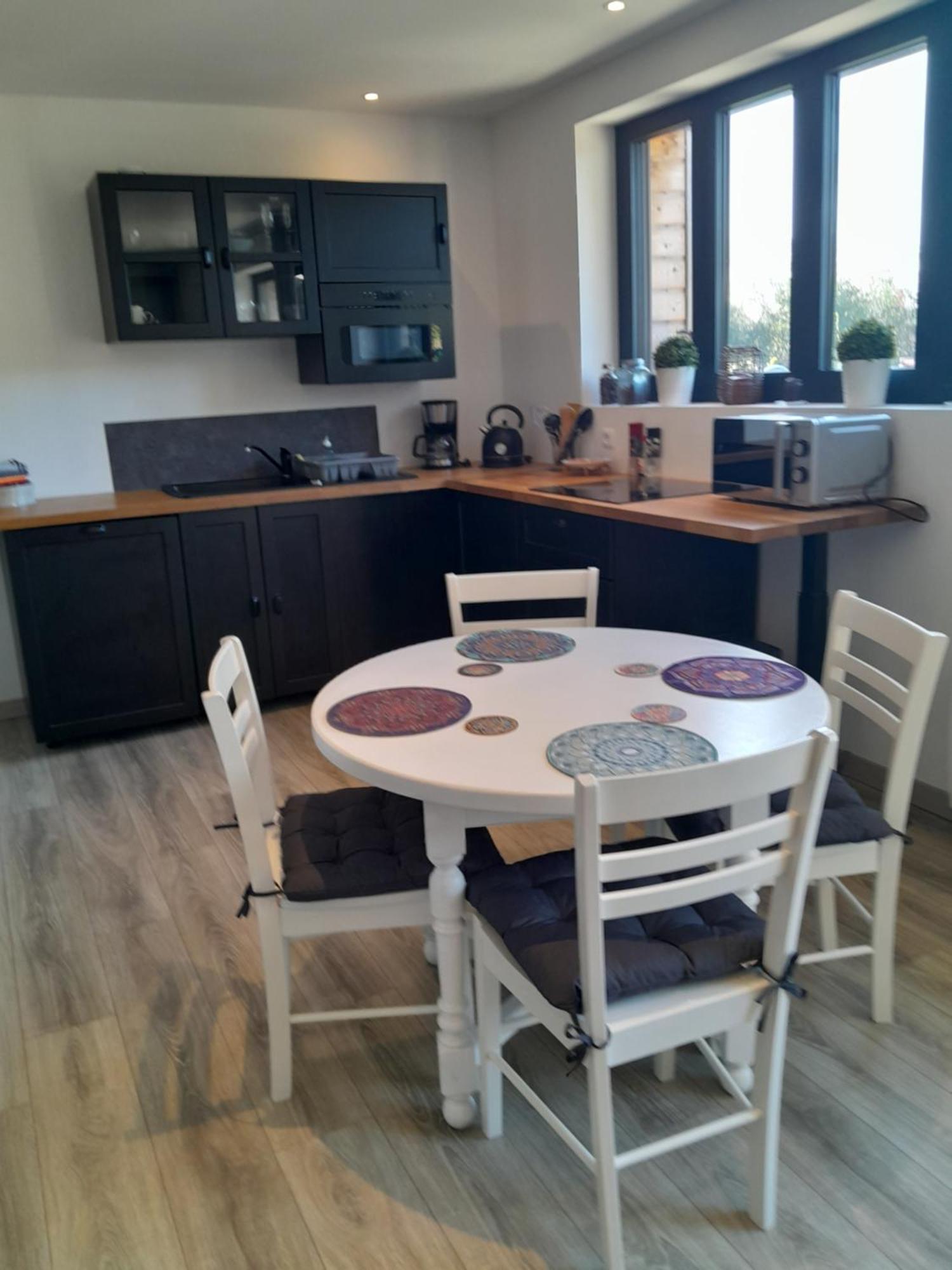 Au Dela Des Remparts Villa Montreuil  Екстериор снимка