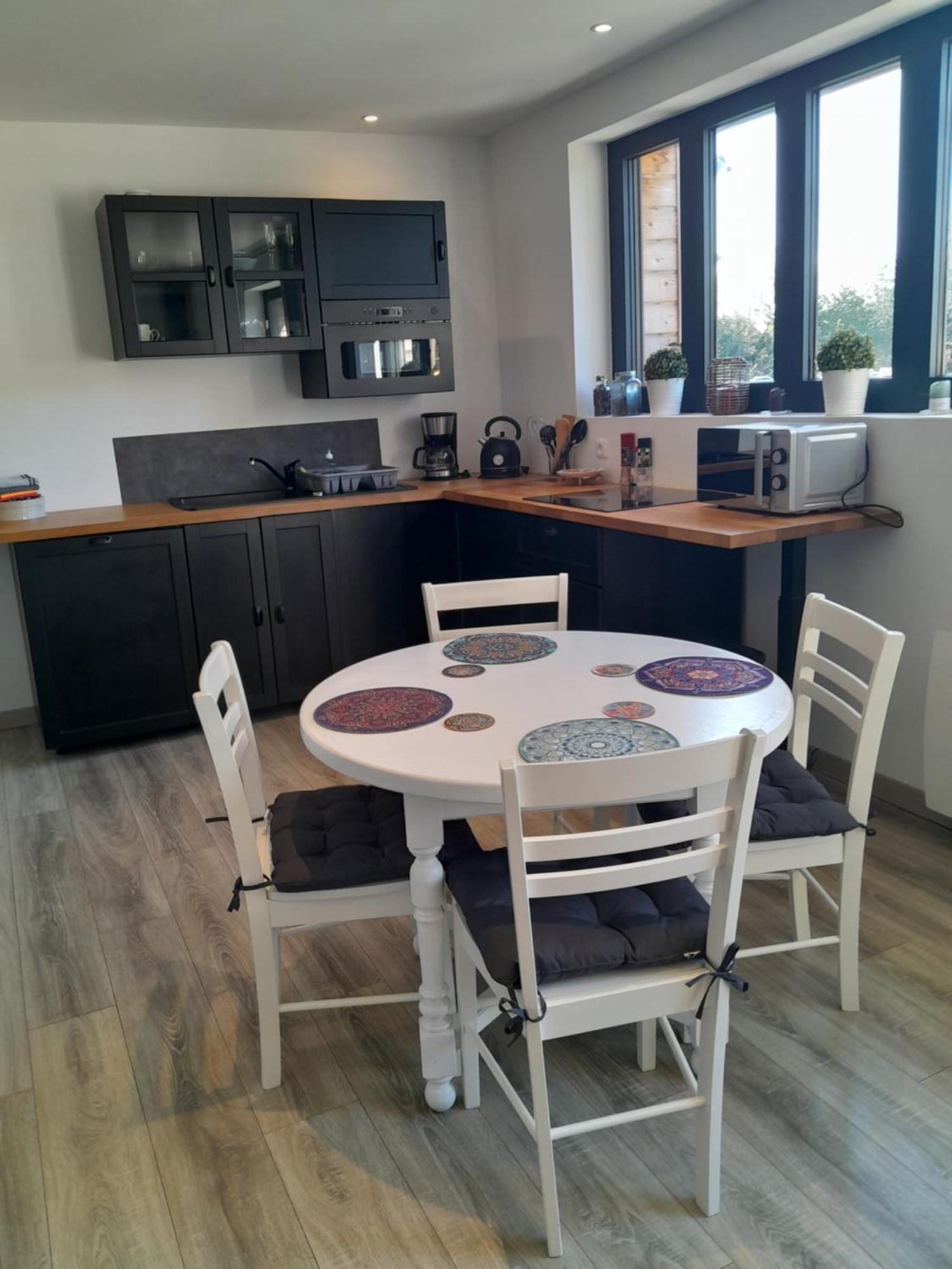 Au Dela Des Remparts Villa Montreuil  Екстериор снимка